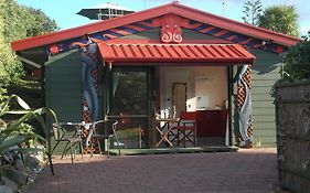 Moanarua Beach Cottage